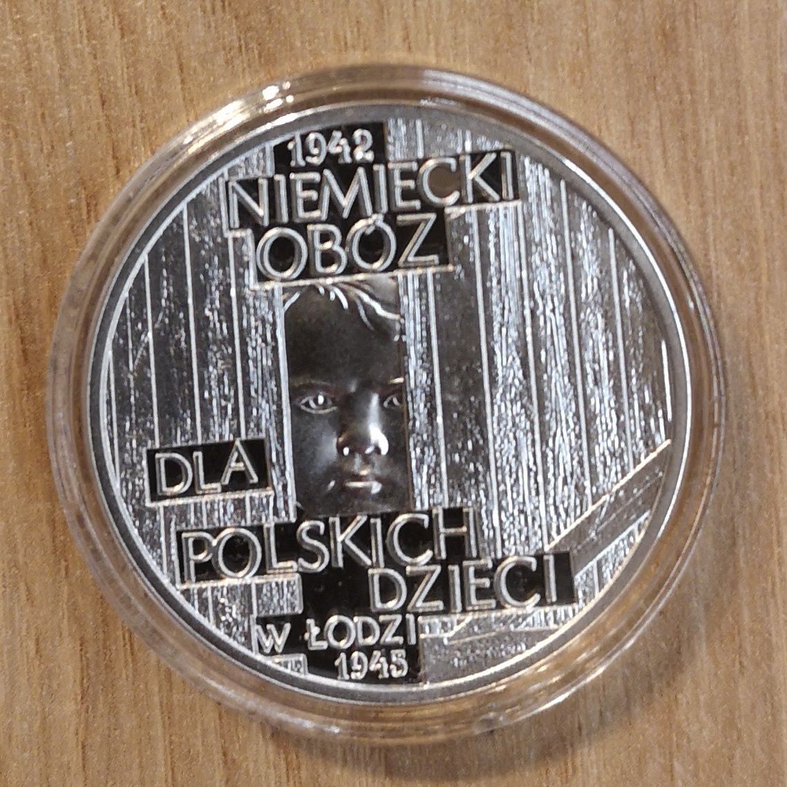Moneta 10 zł 2022r niemiecki obóz dla polskich dzieci w Łodzi