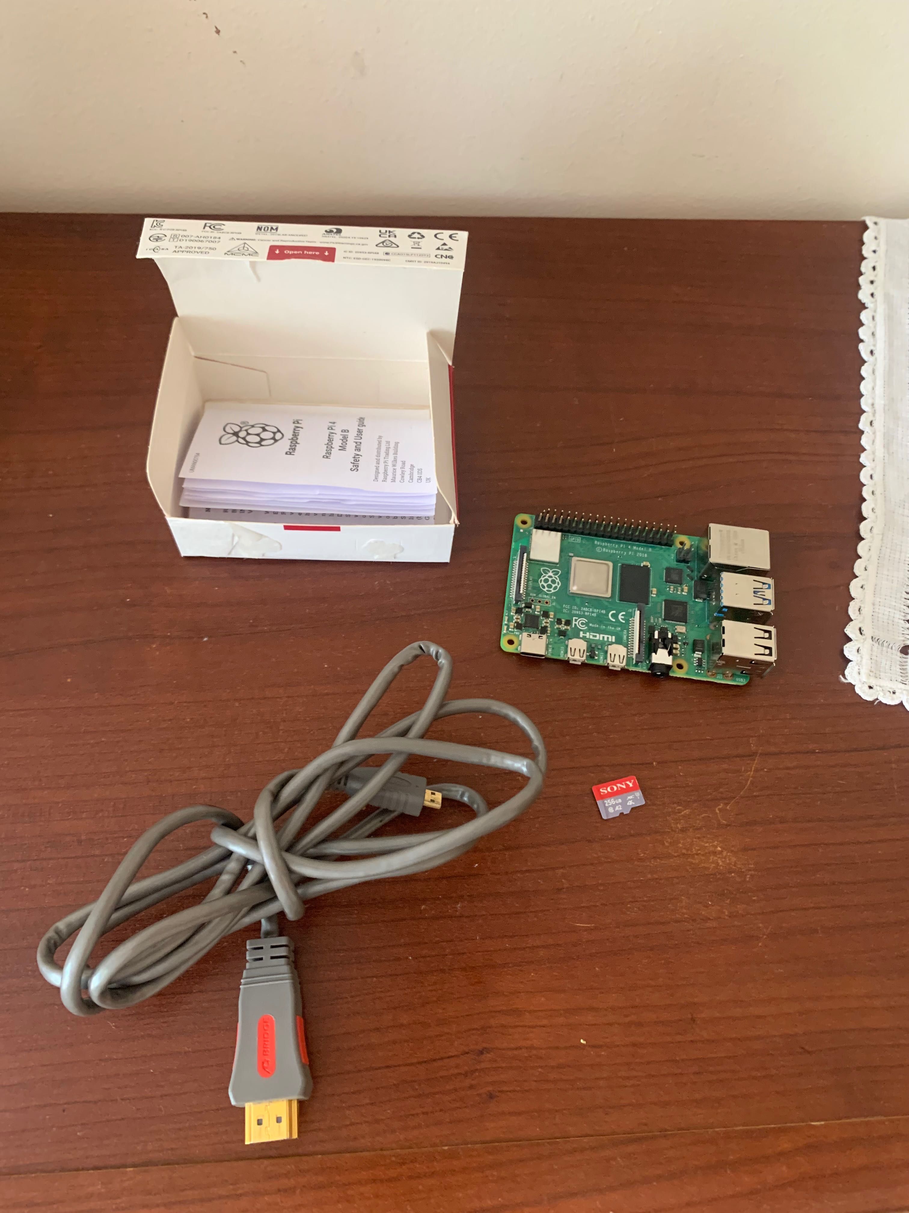Raspberry Pi4 B model, 4gb, hdmi karta 256gb