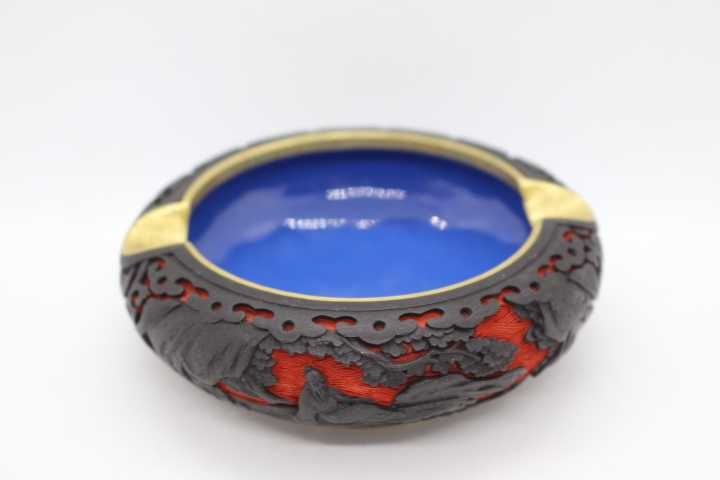 Raro Cinzeiro Laca Cinnabar Chinesa Preto e Vermelho Figuras 10 cm XIX