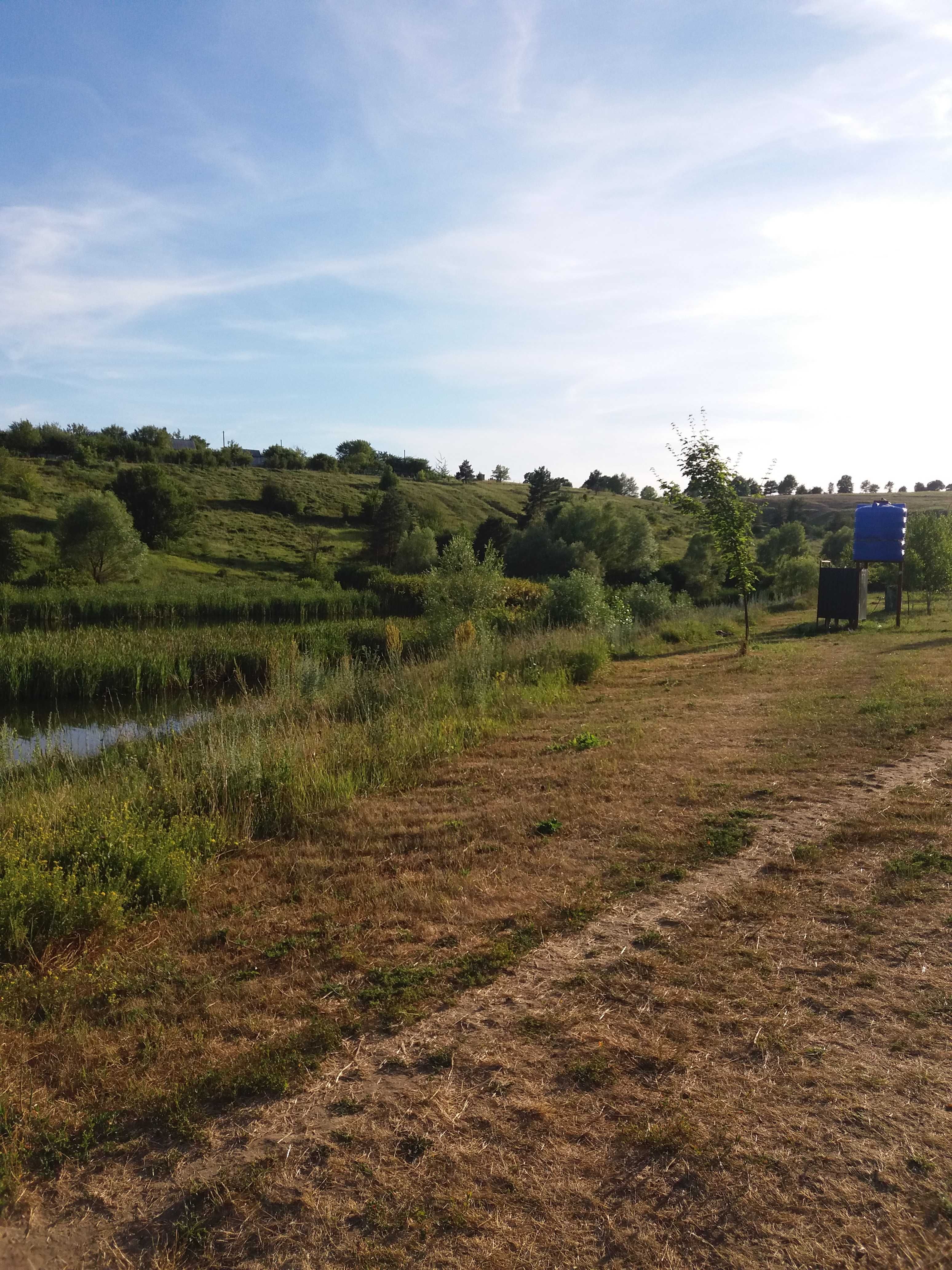 Дача біля води + ліс.