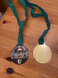 2x Złoty Medal Bieg Charytatywny po Kozaka Henryk Łepeckiego trofeum