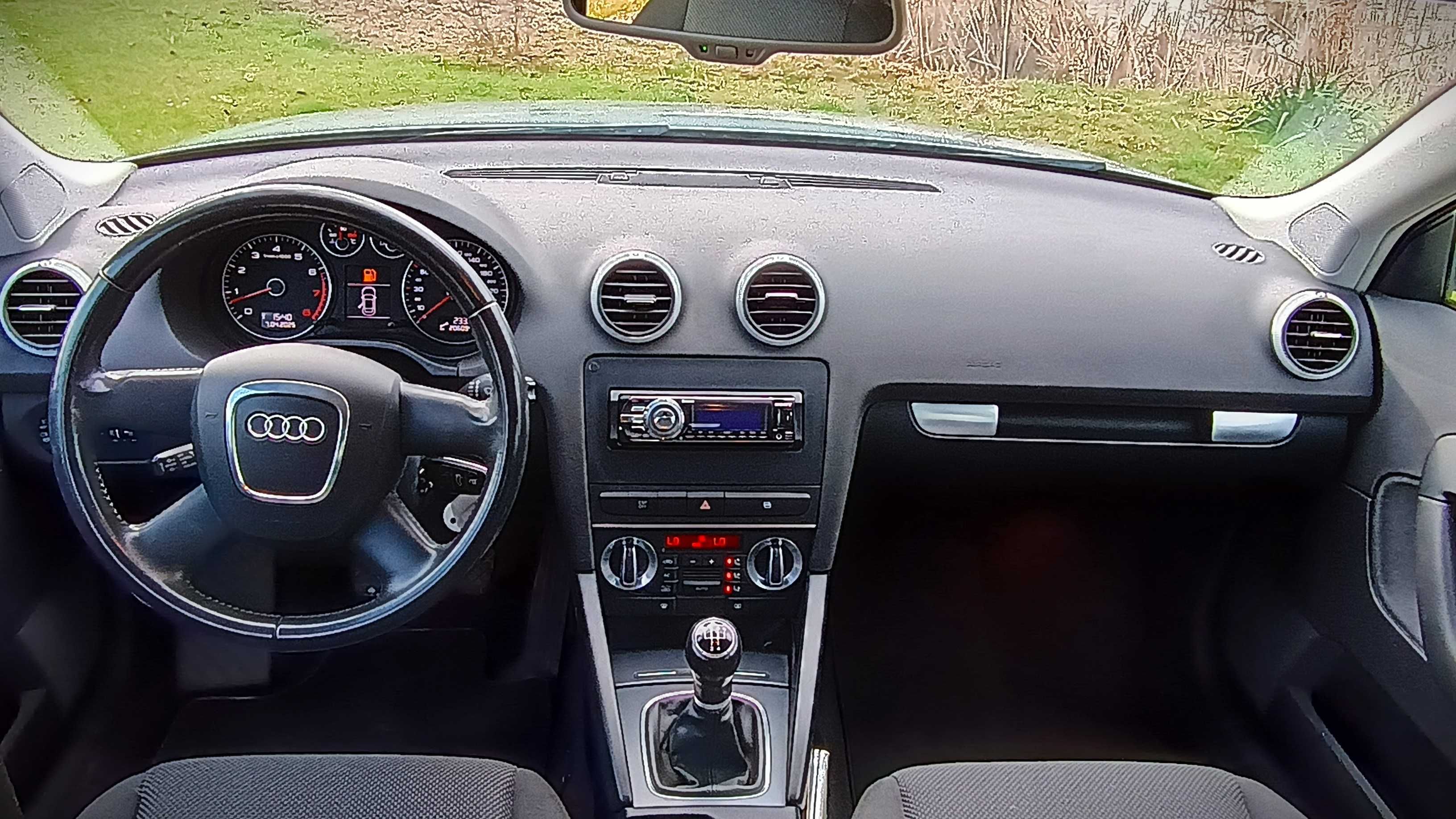 Audi A3 Sportback 1.6Mpi 102KM