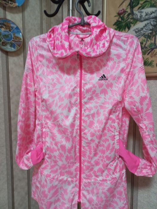 Ветровка женская