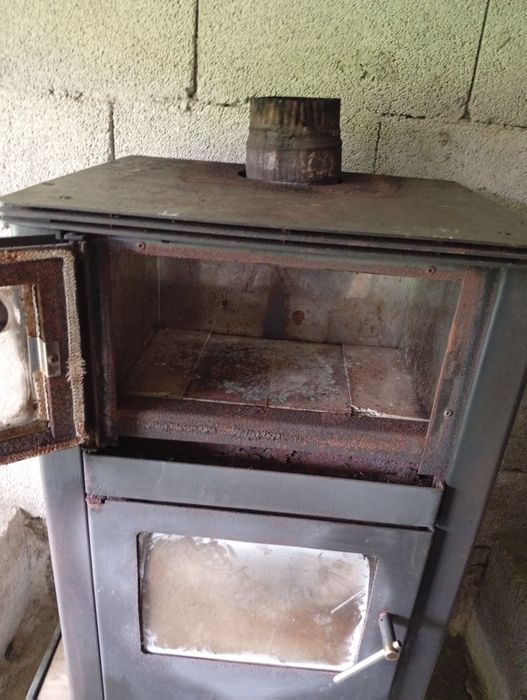 Salamandra a lenha com fornalha