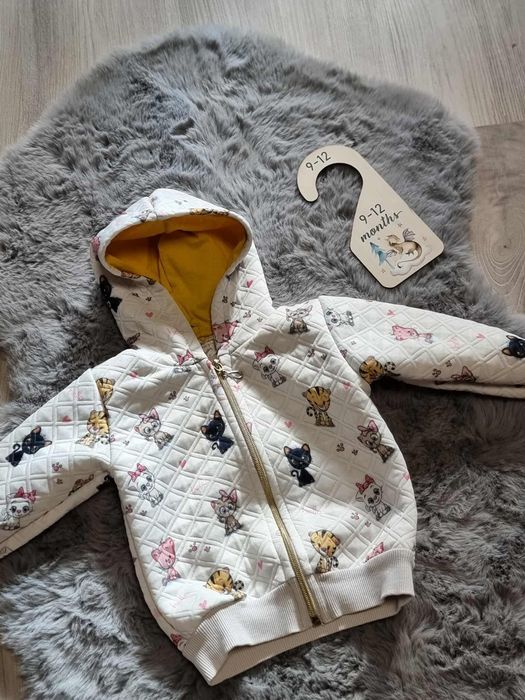 Kremowa ala pikowana bluza z kapturem w kotki