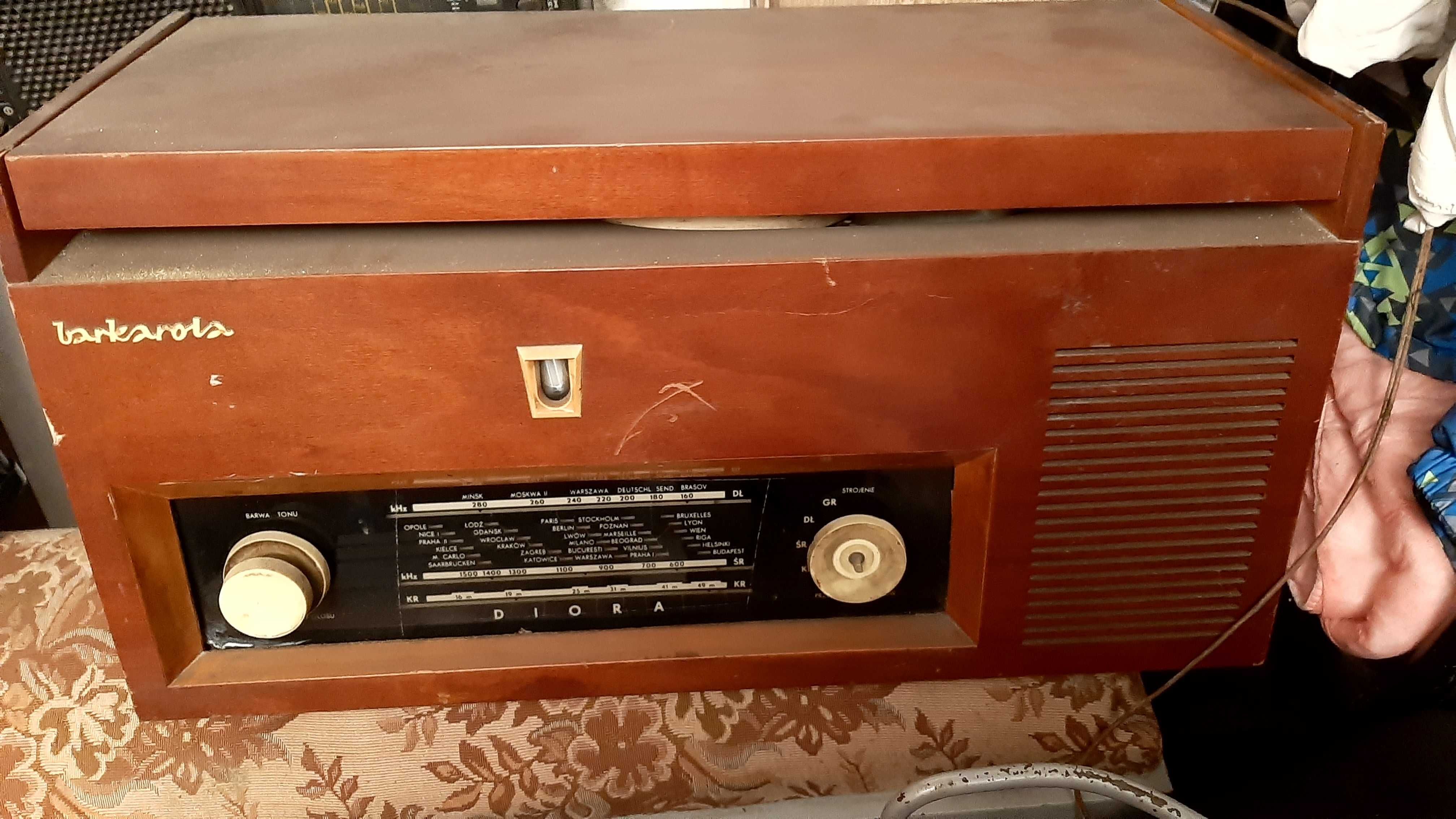 Radio-gramofom z  1965 roku stan widoczny na załączonych zdjęciach