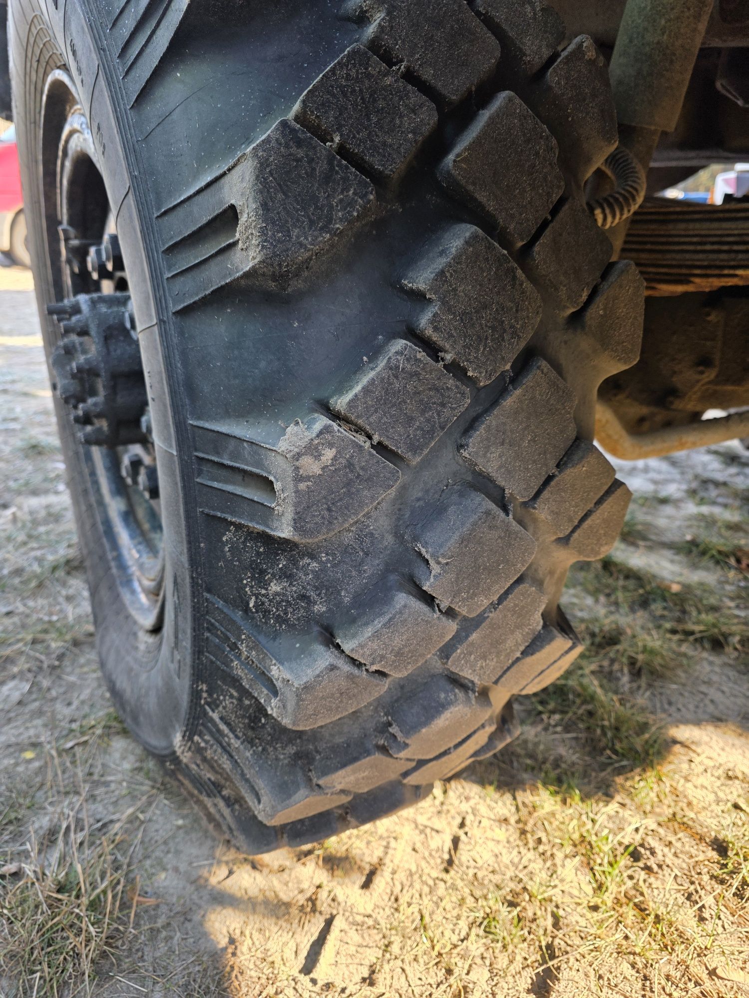 Opony 1200/20 koła 12.00-R20 jodełka Ził Star Tatra