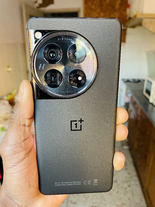 One plus 12 em perfeito estado 512Gb/16Gb de ram