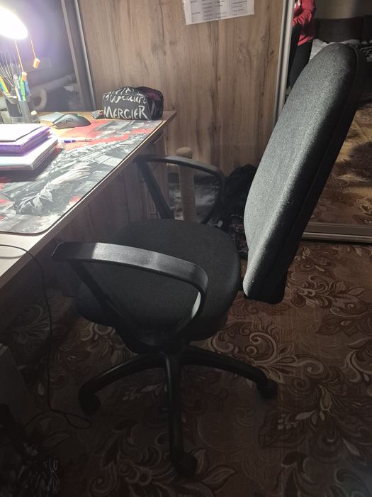 Продам Офісне крісло