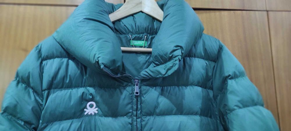 Bonito quispo verde azeitona da marca Benetton