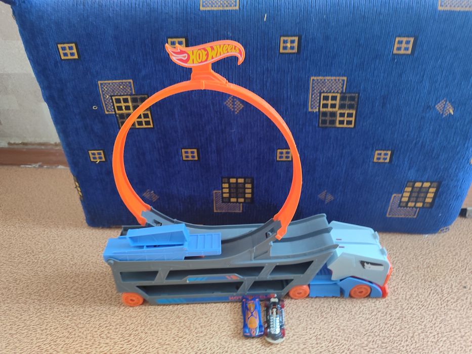 Автовоз Hotwheels