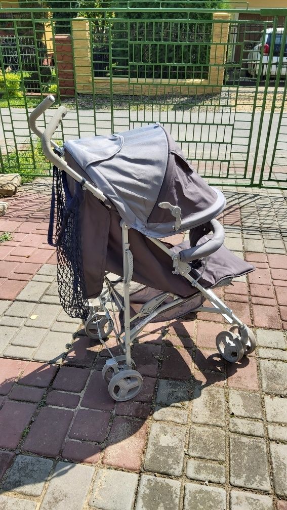 Wózek spacerówka, parasolka, z ochraniaczem na nozki