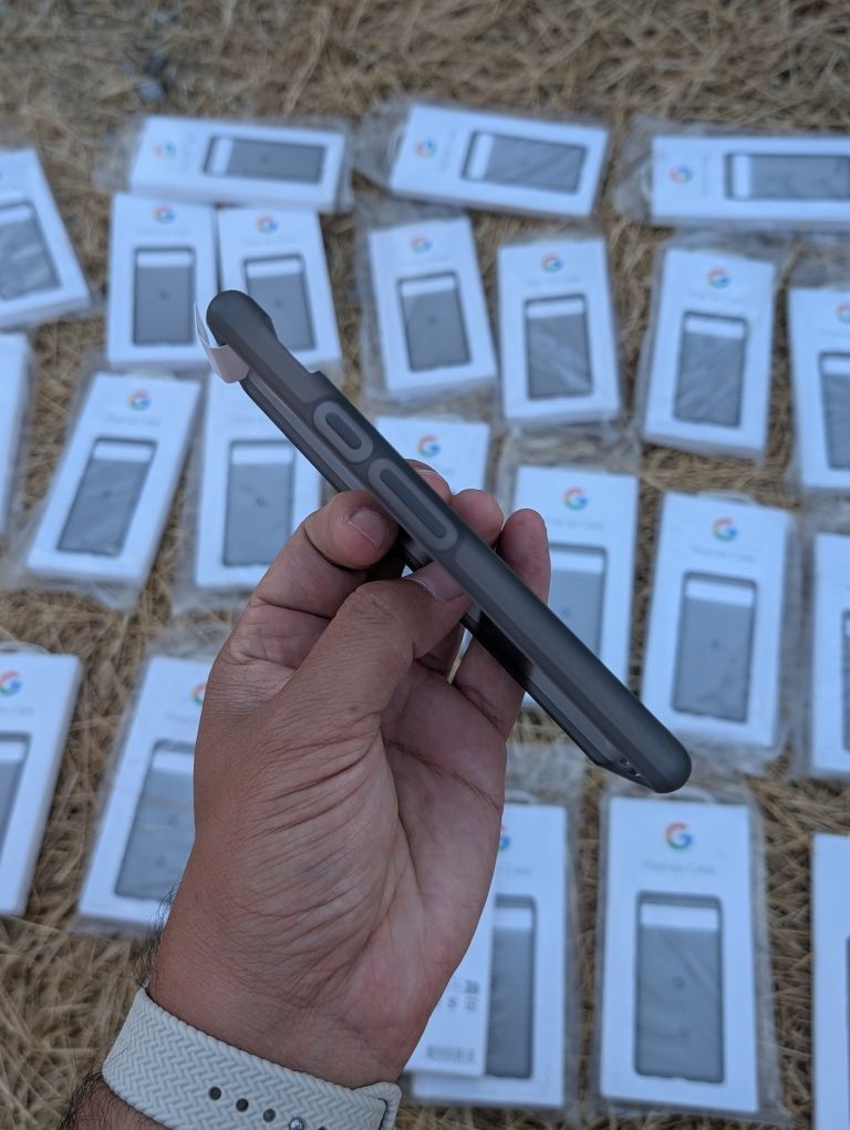 Оригінальний чохол Google Pixel 6a Charcoal GA03521