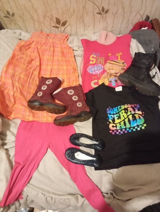 Одяг і взуття тна дівчинку, великим пакетом