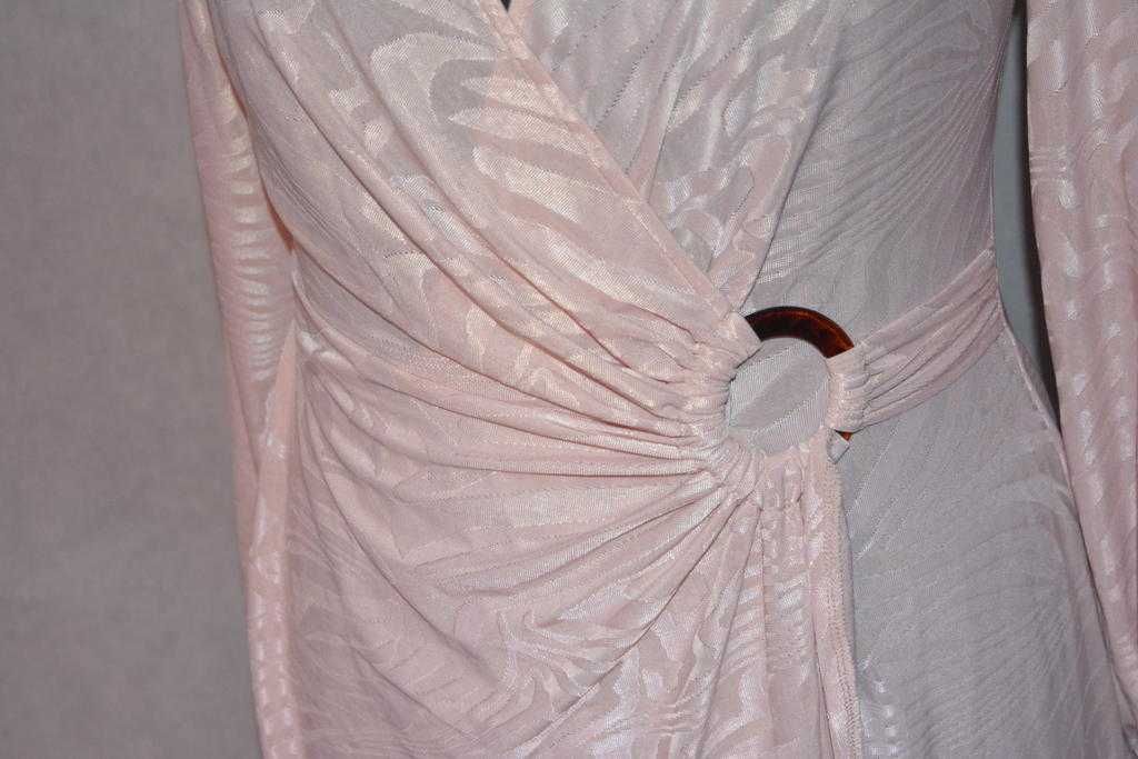 Elastyczna sukienka kopertowa River Island 44