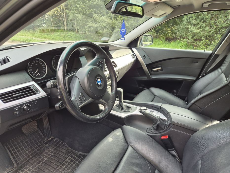 BMW E60 4.4V8 333KM 2004r