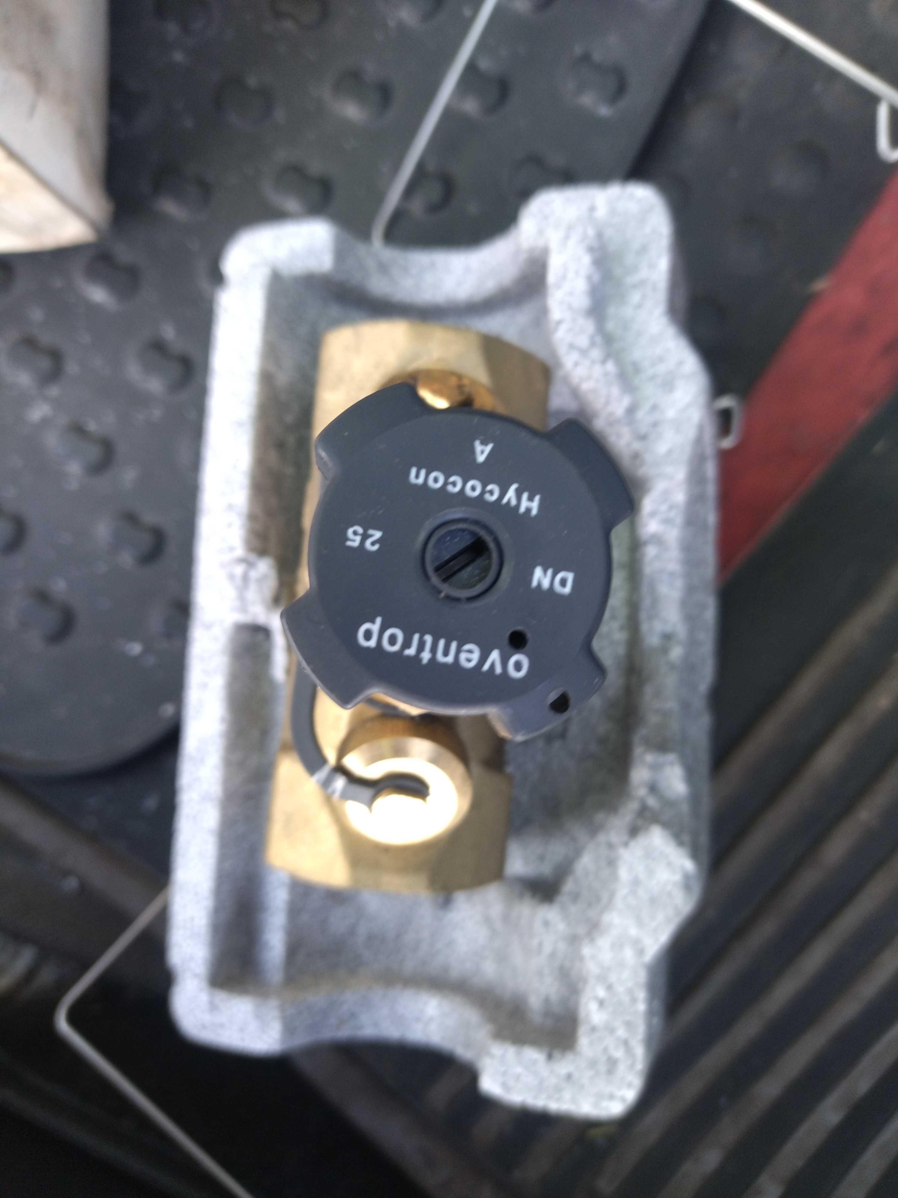 zawór odcinający 1067`308 hycocon atz DN 25 Rp 1 GW oventrop