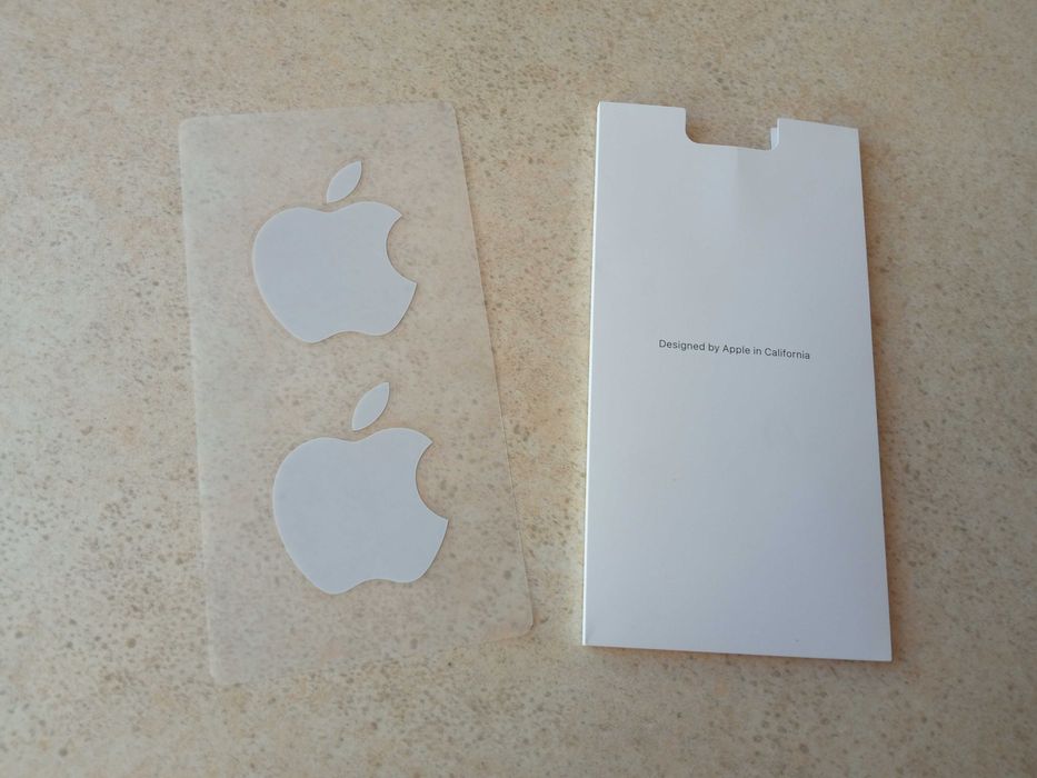 Наклейки Apple оригінальні з комплекту 2шт.