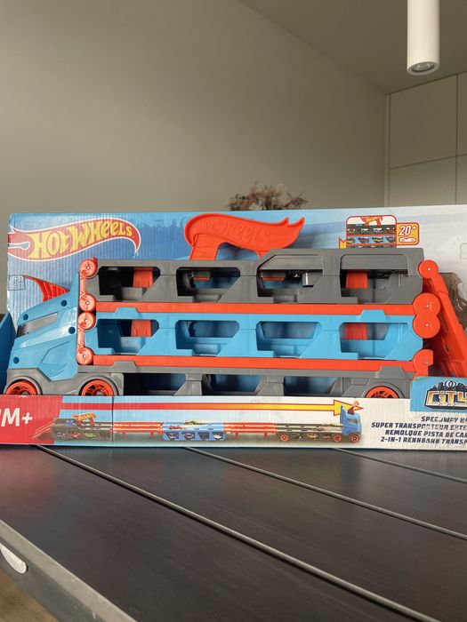 Hot Wheels Speedway Hauler
