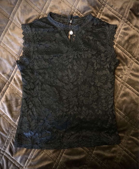Блуза нова, розмір S, з мереживом