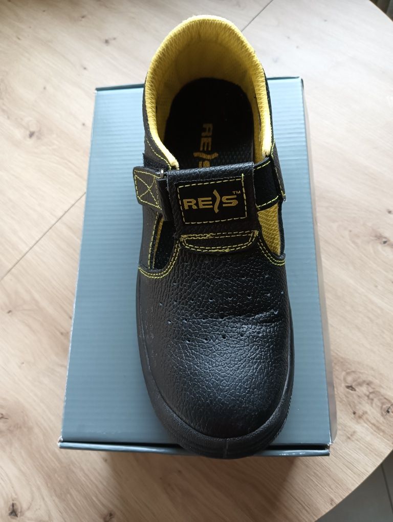 Buty robocze z blachą