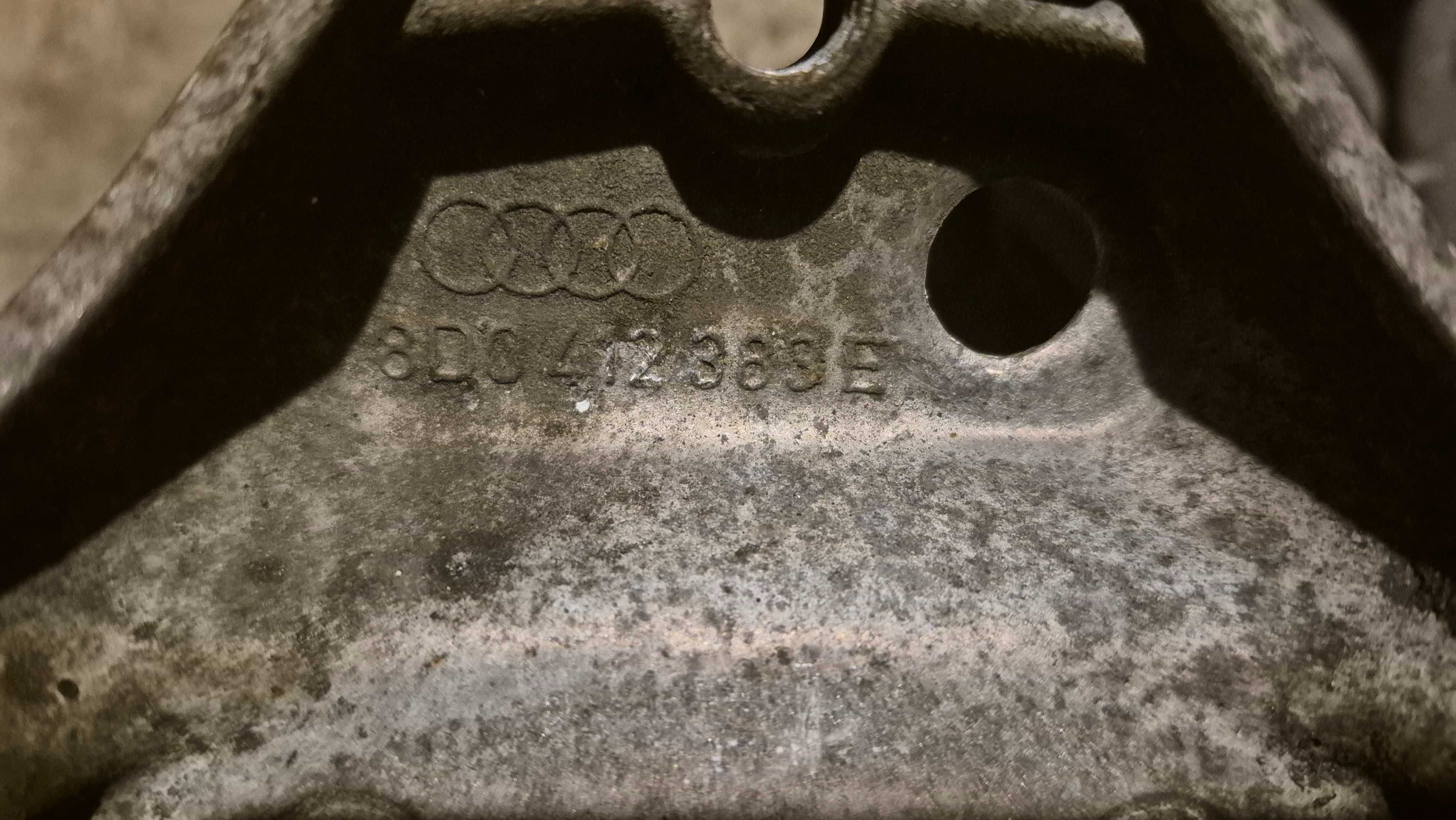 AUDI A4 B5/A6 C5/PASSAT B5 - Topo Amortecedor Alumínio 8D0,412,383E