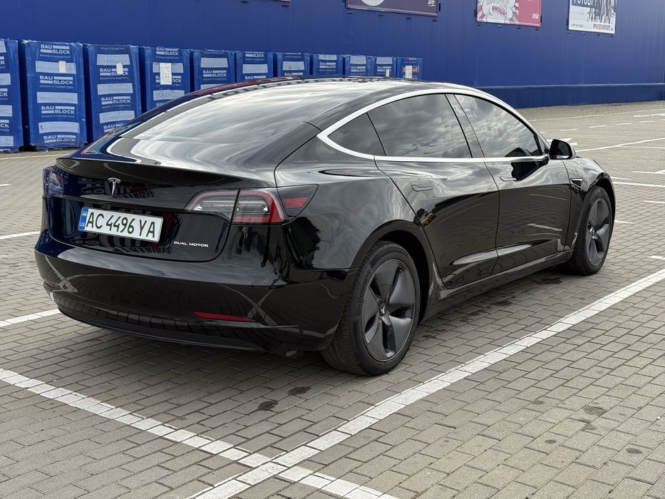 Tesla model 3 2019 dual motor 75 kWt 3,9с/100