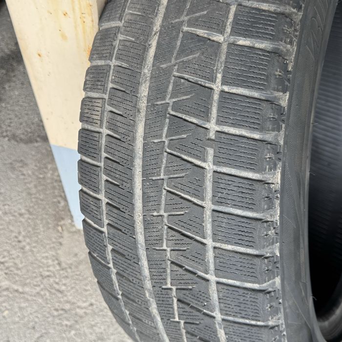 Гума Bridgestone Blizzak зима 215/55/17