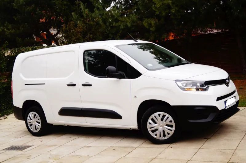 Toyota Proace D4D Maxi Long Salon Pl 141 tys Faktura Vat Bogata Opcja  Pierwszy Właciciel Kamera 1 rej 2021 rok