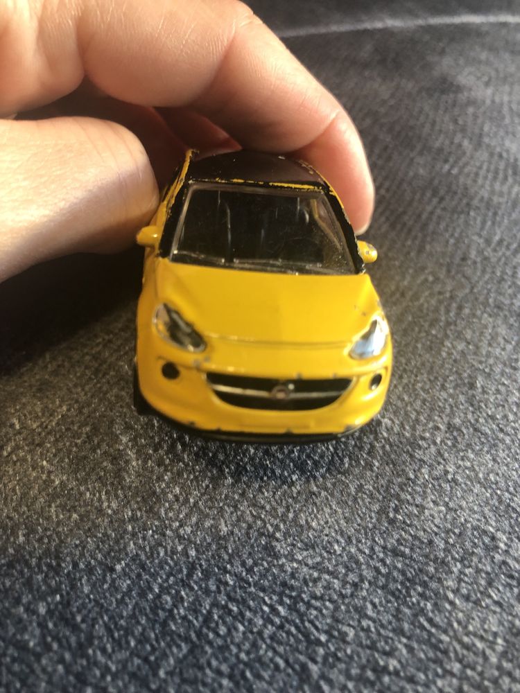 Opel Adam Majorette żółty