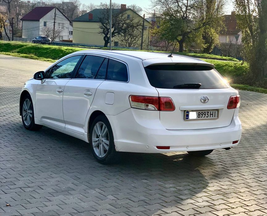 Продам Toyota Avensis T27, дизель 2.2 D4D