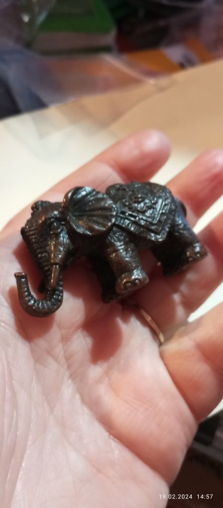 Коллекционный слон фигурка металл статуэтка слоник