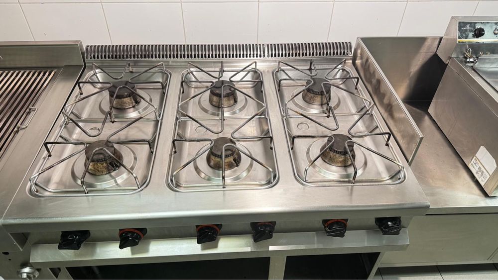 Fogão a gás c/ móvel, 6 queimadores sem forno