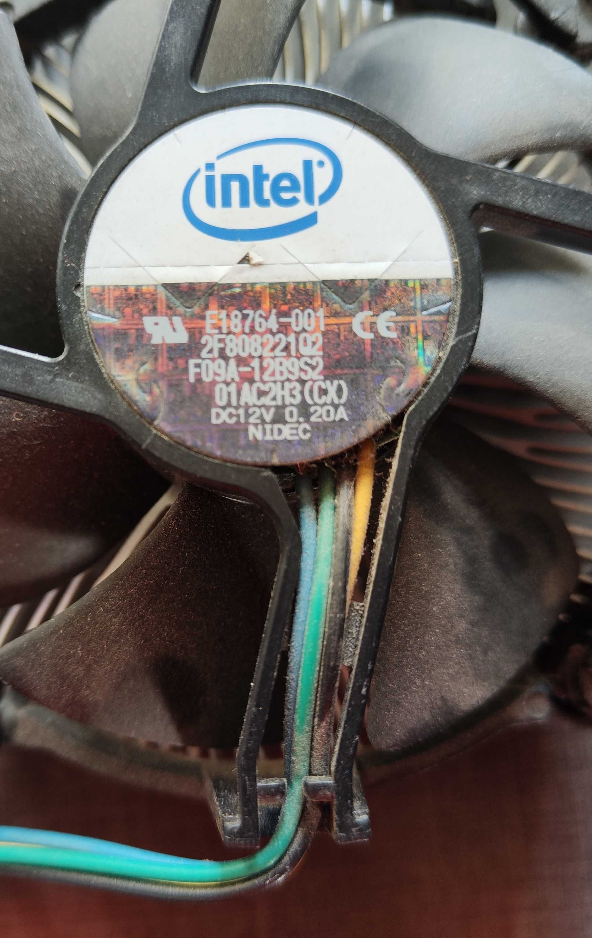 Oryginalny Intel  cooler wentylator E18764