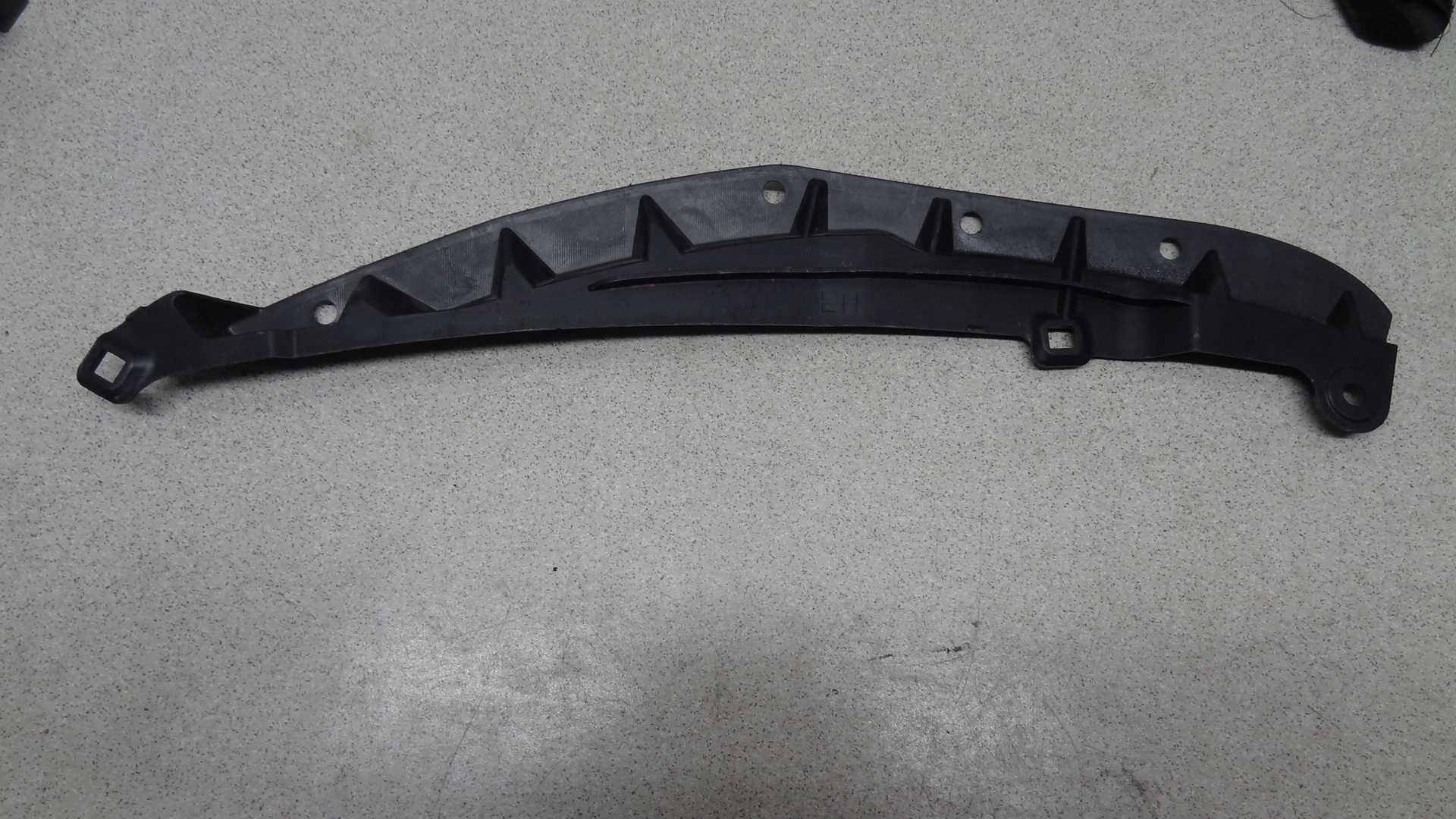 Toyota avensis T29 15-18 listwa osłona zderzaka lewa 76852_05060