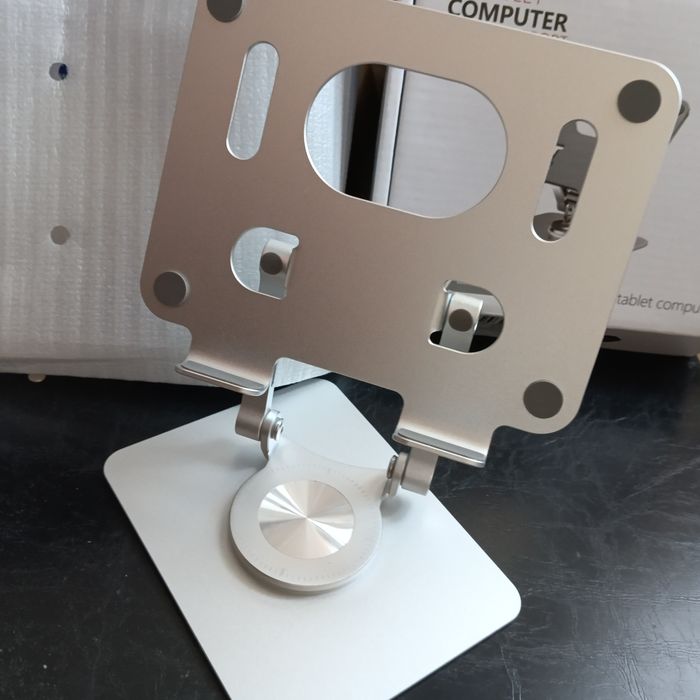 Металева(повністю) регульована на всі сторони, сучасна підставка (три