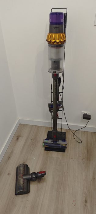 Odkurzacz DYSON v15 !!! Mega zestaw plus GRATIS