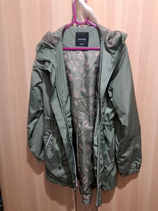 Cienki płaszczyk Reserved 140