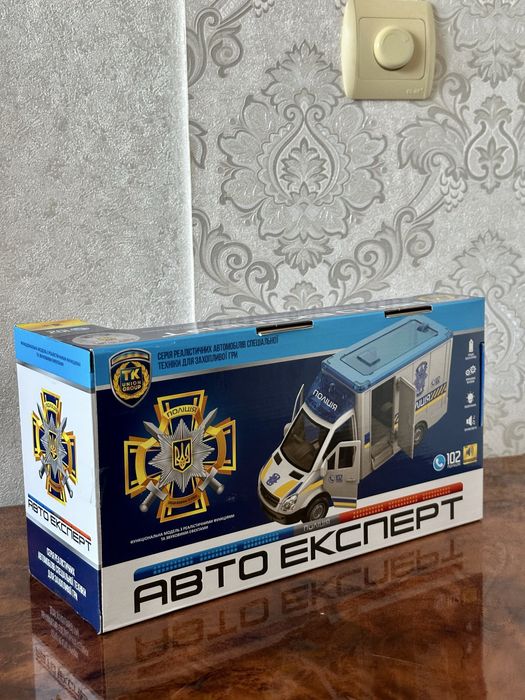 Машина поліція інерційна . Поліцейська машинка