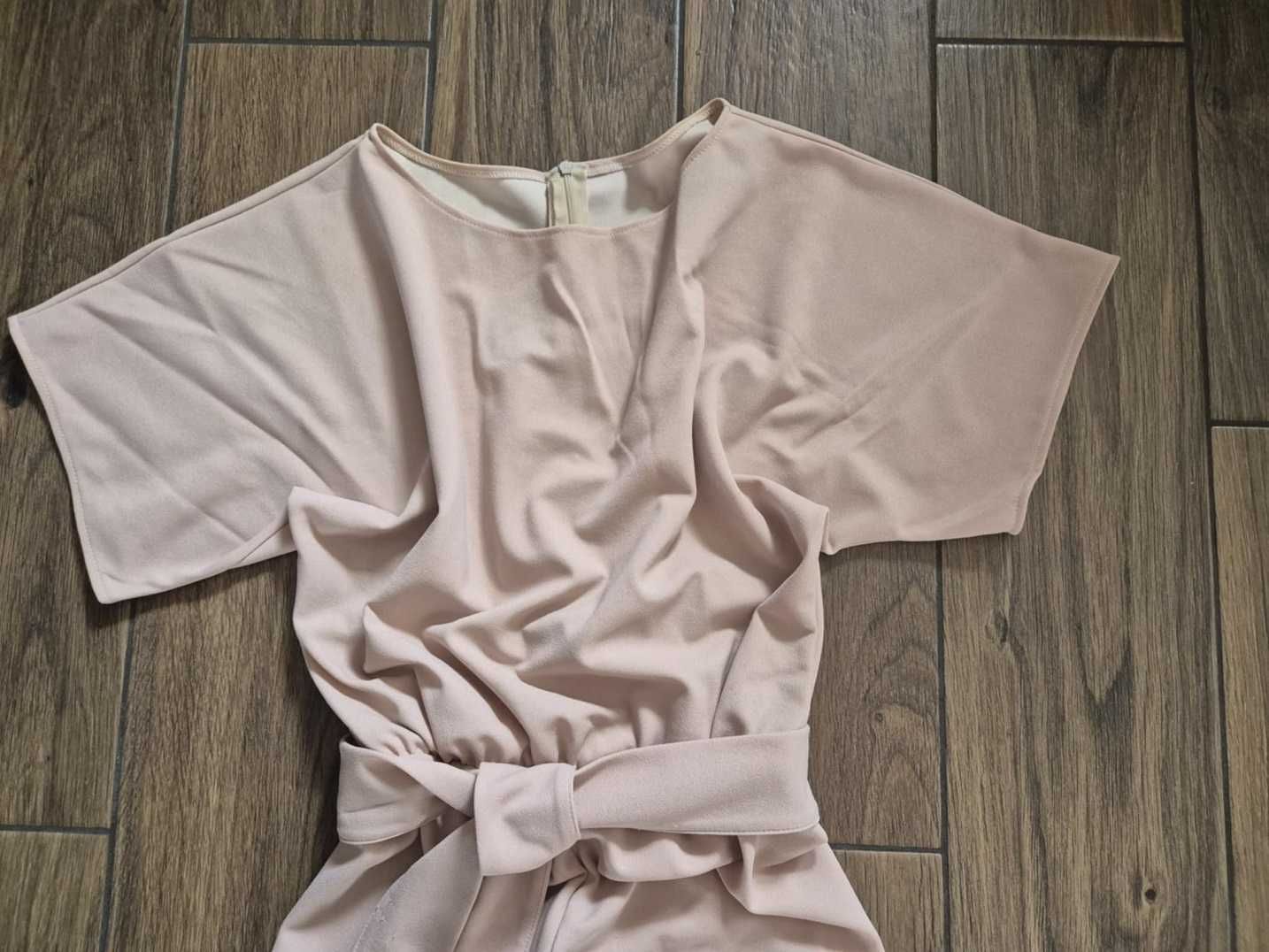 elegancki beżowy kombinezon S
