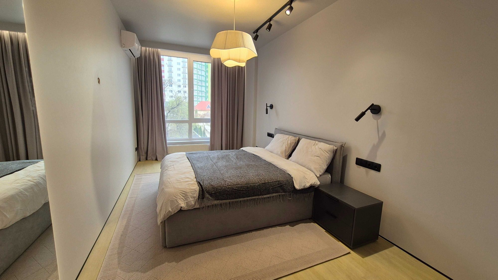 Простора та сучасна 1,5-кімнатна квартира в ЖК Family Plaza 48м2