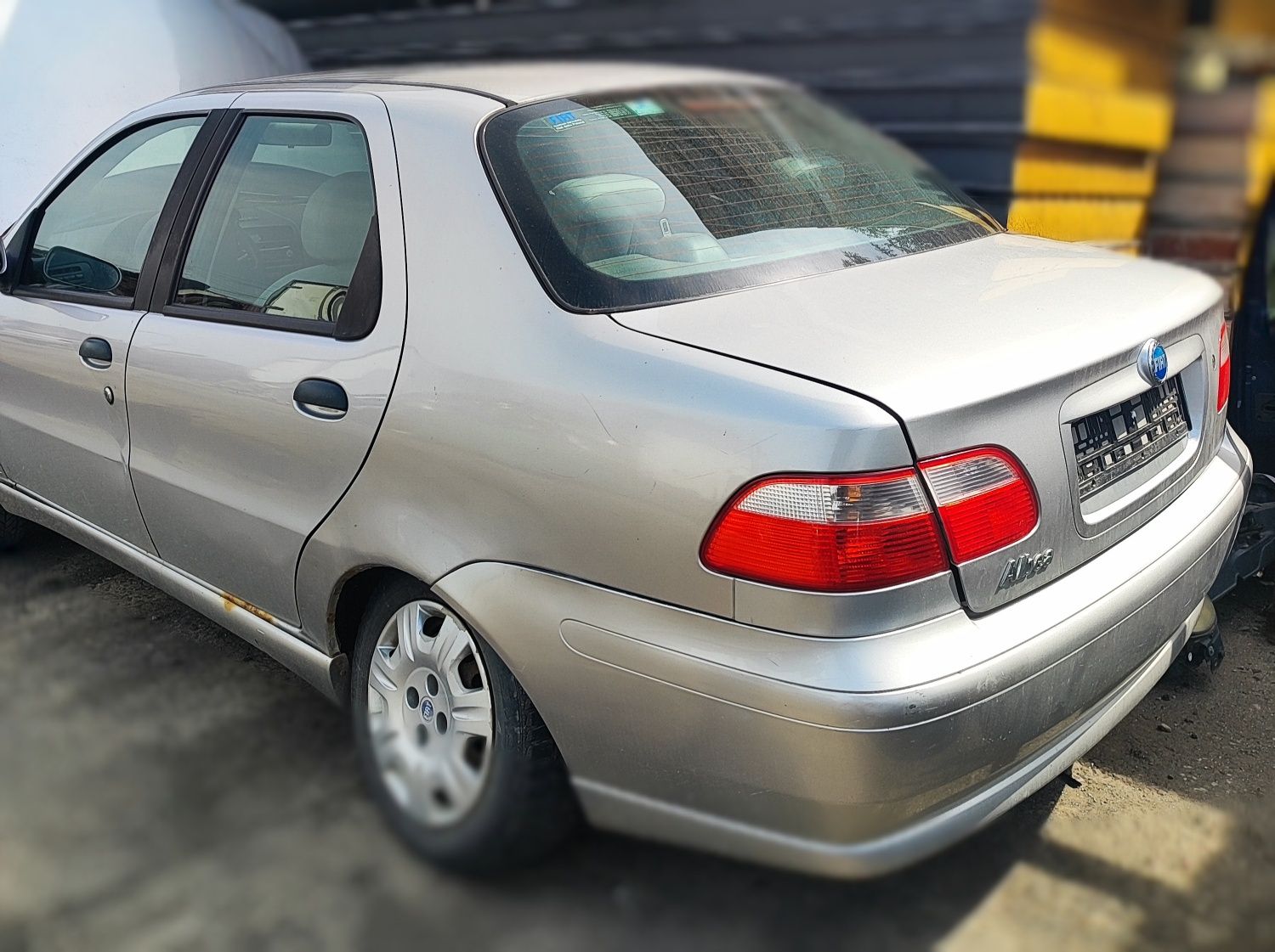 Fiat Albea lampy przód komplet lewa i prawa