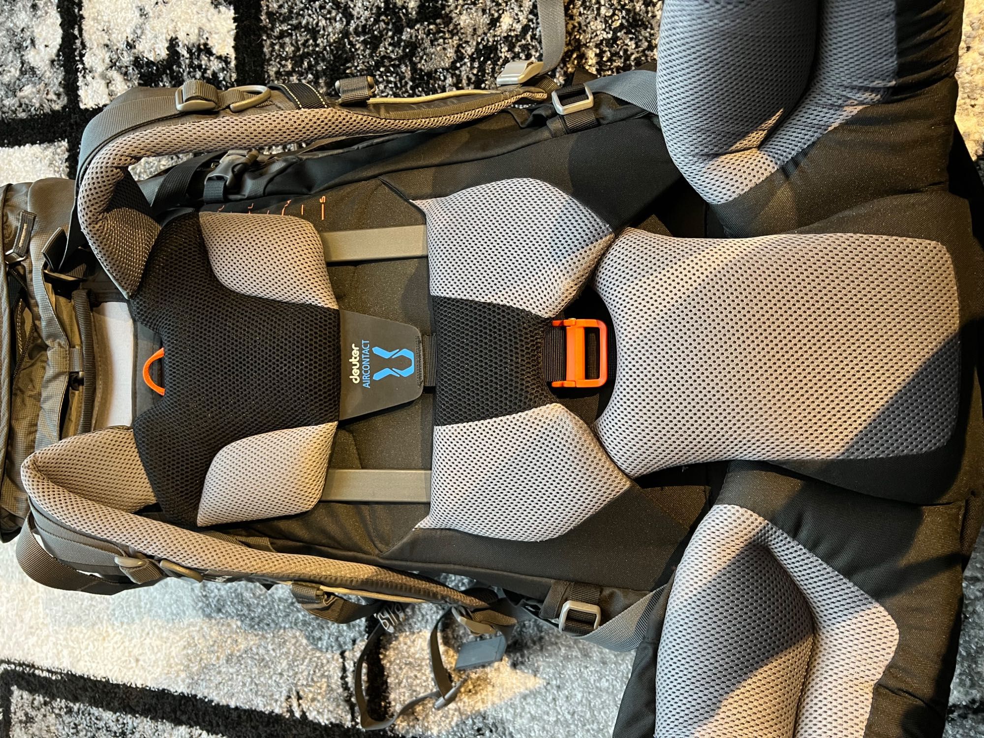 Deuter mochila AIRCONTACT PRO 60+15