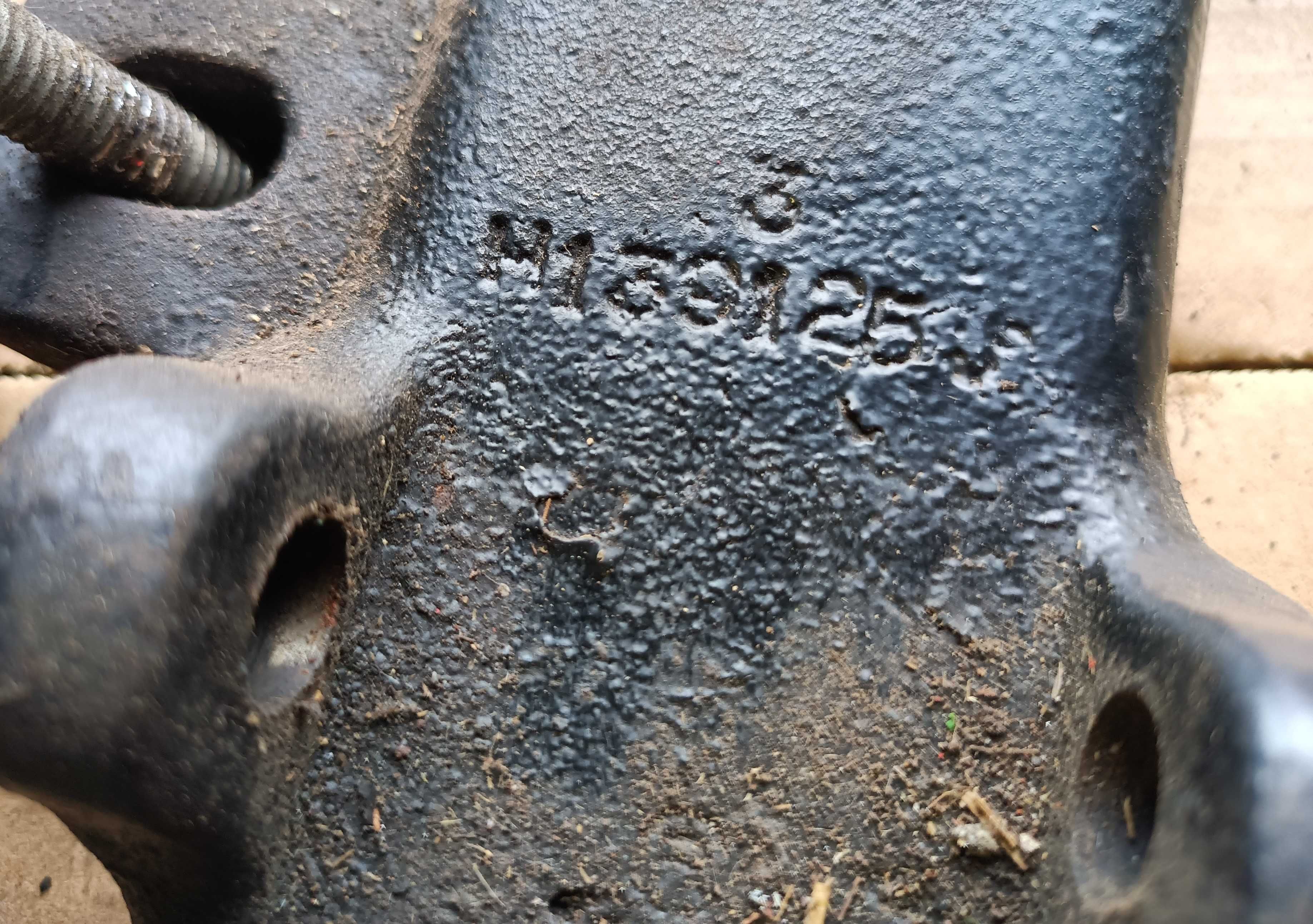 Aplikator nawozu suchego kompletny John Deere lewy H139125, A52443