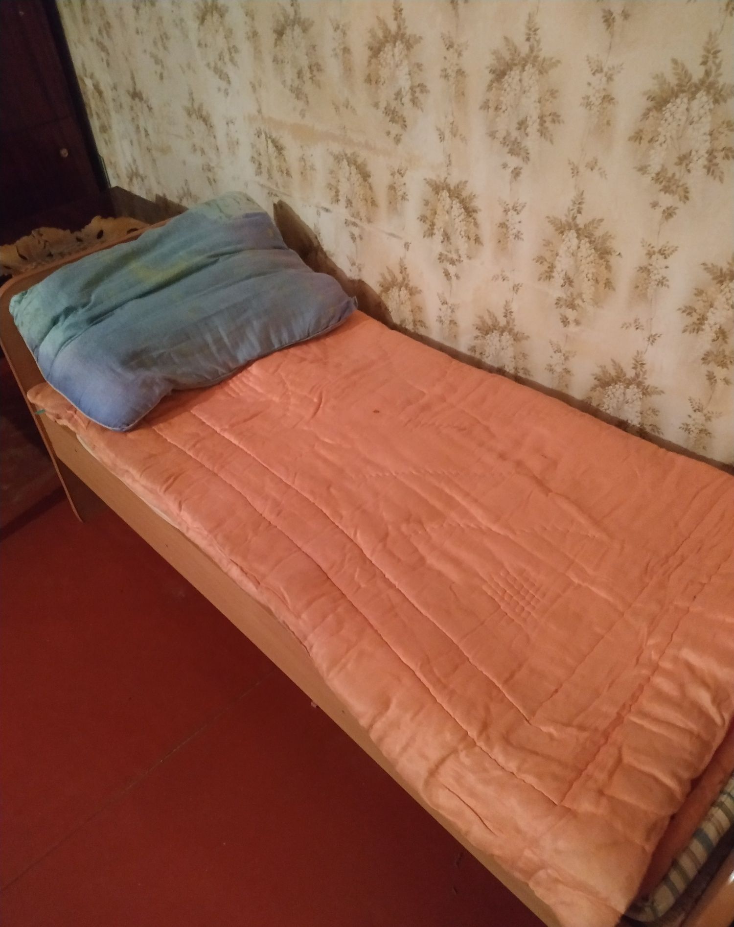2- е подростковых кроватки