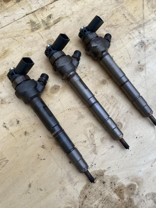 Форсунка 03L 130 277 L Passat B6 B7 CC Superb 2 Octavia A5 VW Crafter