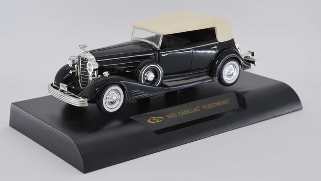 Miniatura Signature Cadillac Feetwood 1933 escala 1/32