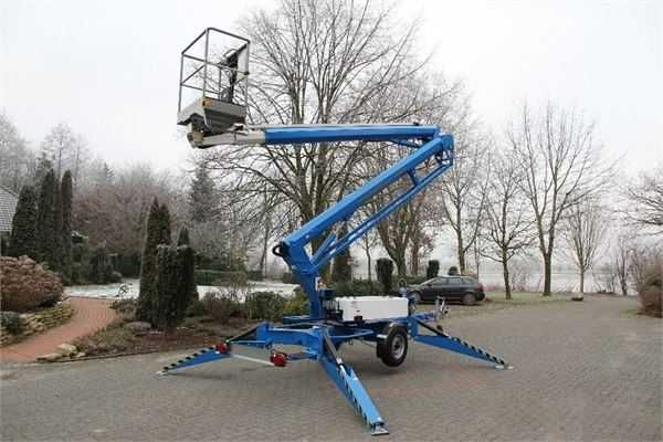 Plataforma elevatória rebocável usada, 17m, marca Niftylift, ano 2010