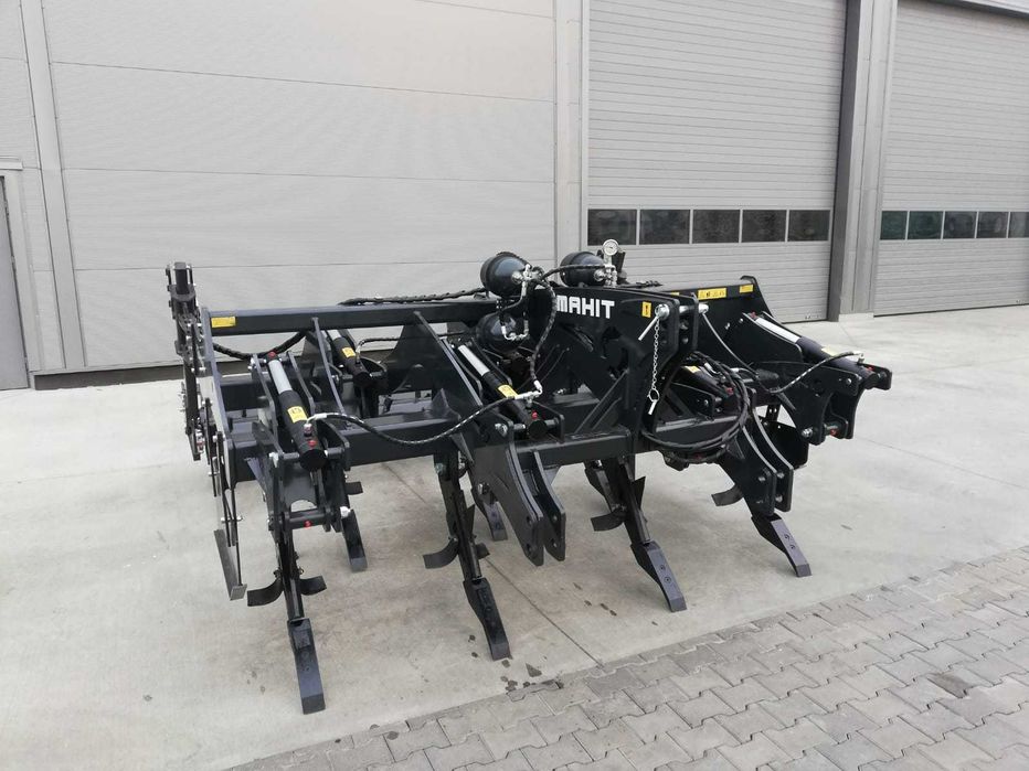 Pług Dłutowy AGROLAND MAHIT Plus