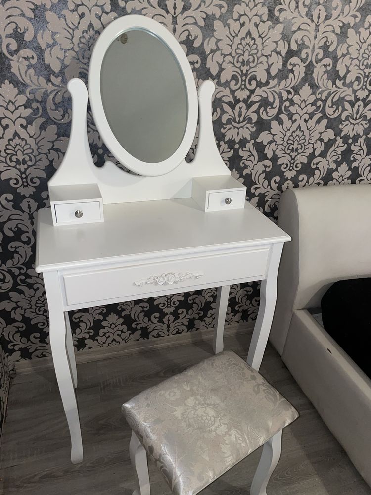Toaletka + taboret